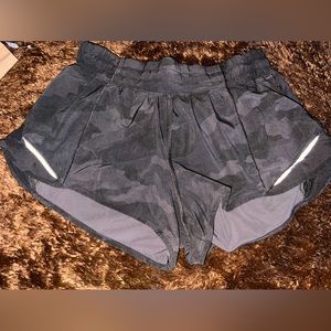 Camo lulu shorts